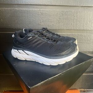Hoka One One Clifton 6
